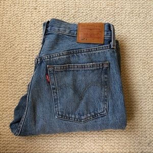 Levi’s 501 vintage style Distressed jean